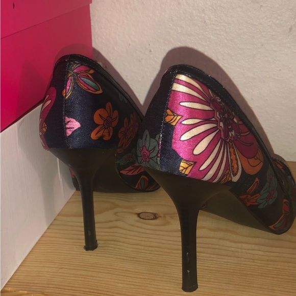 Vibrant Jewel Tone Flower Print Pep toe Heels - Picture 2 of 9